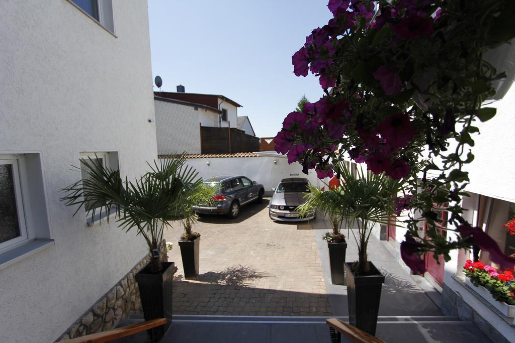 Hotel Adria Stuben Urbar  Exteriér fotografie