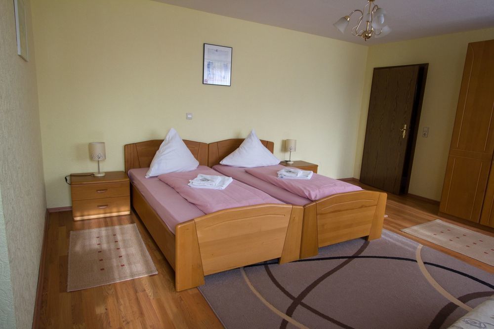 Hotel Adria Stuben Urbar  Exteriér fotografie