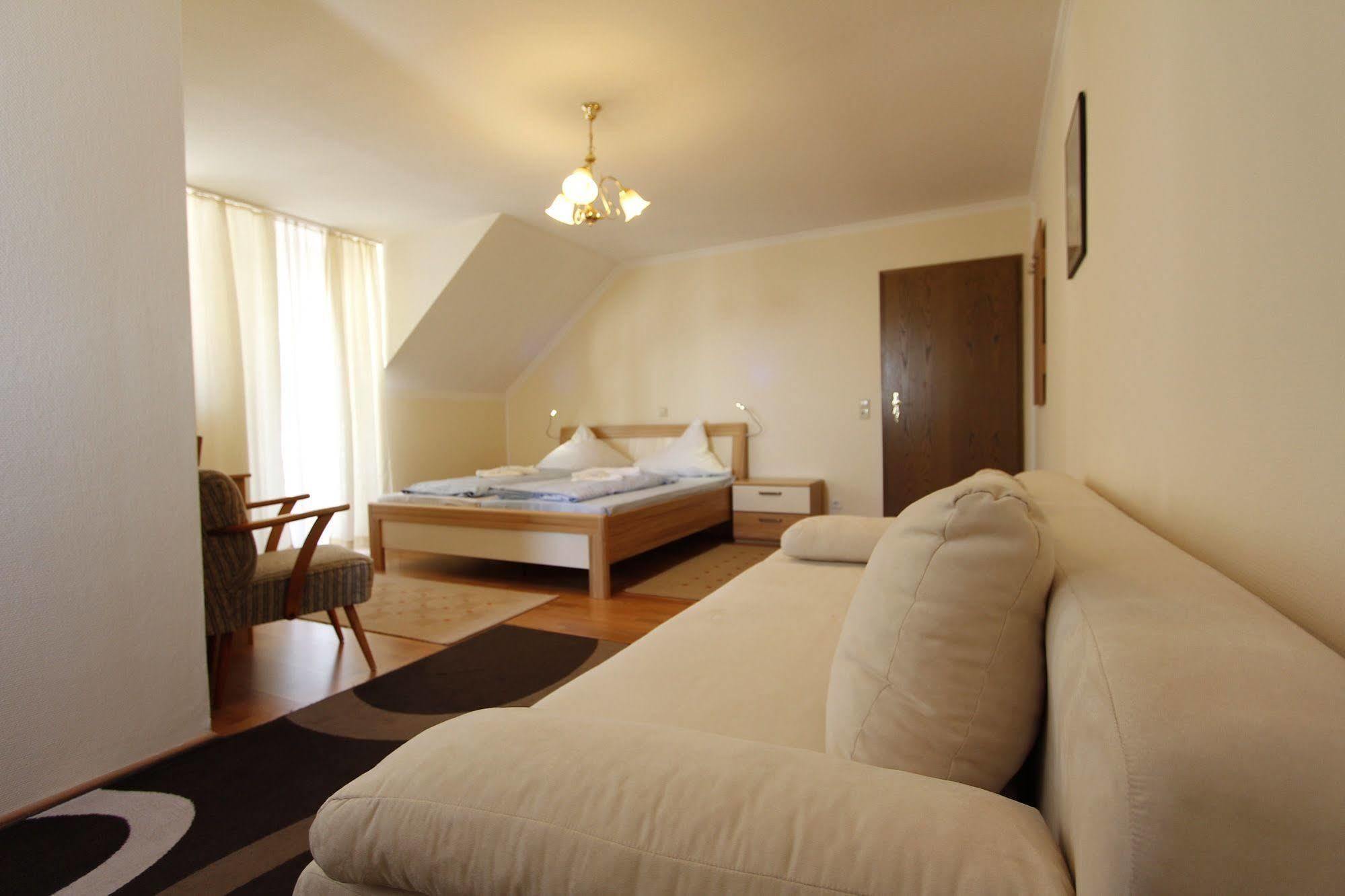 Hotel Adria Stuben Urbar  Exteriér fotografie