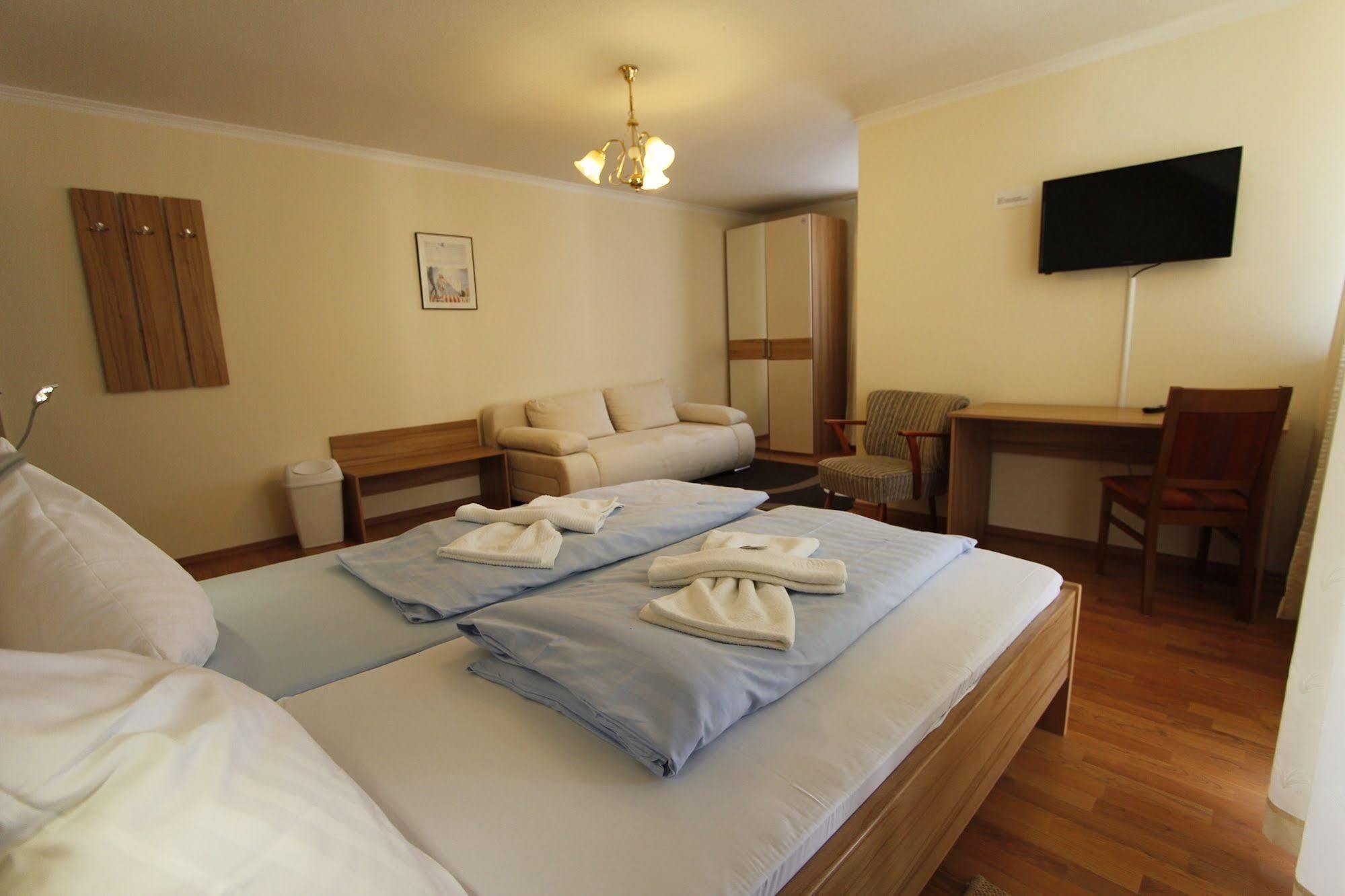 Hotel Adria Stuben Urbar  Exteriér fotografie