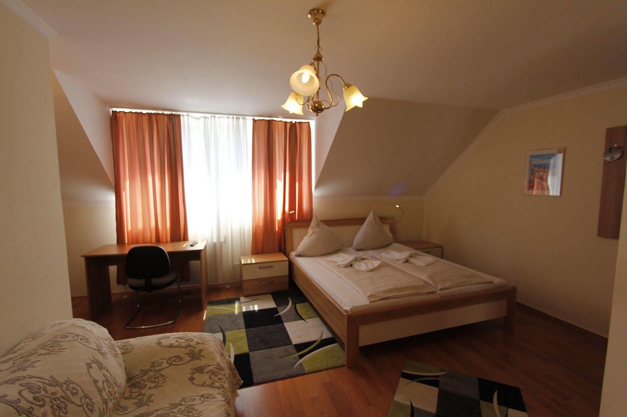Hotel Adria Stuben Urbar  Exteriér fotografie