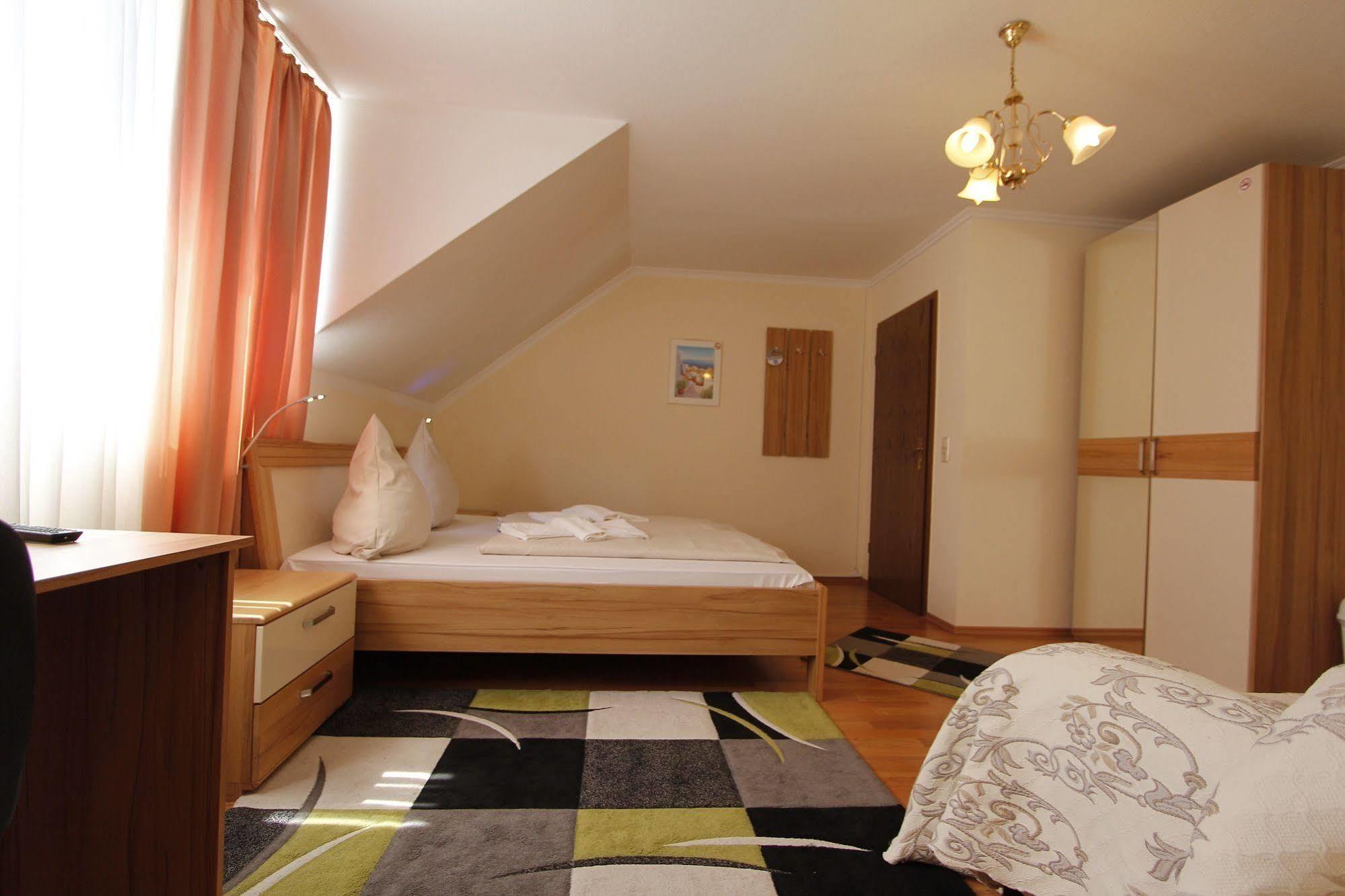 Hotel Adria Stuben Urbar  Exteriér fotografie
