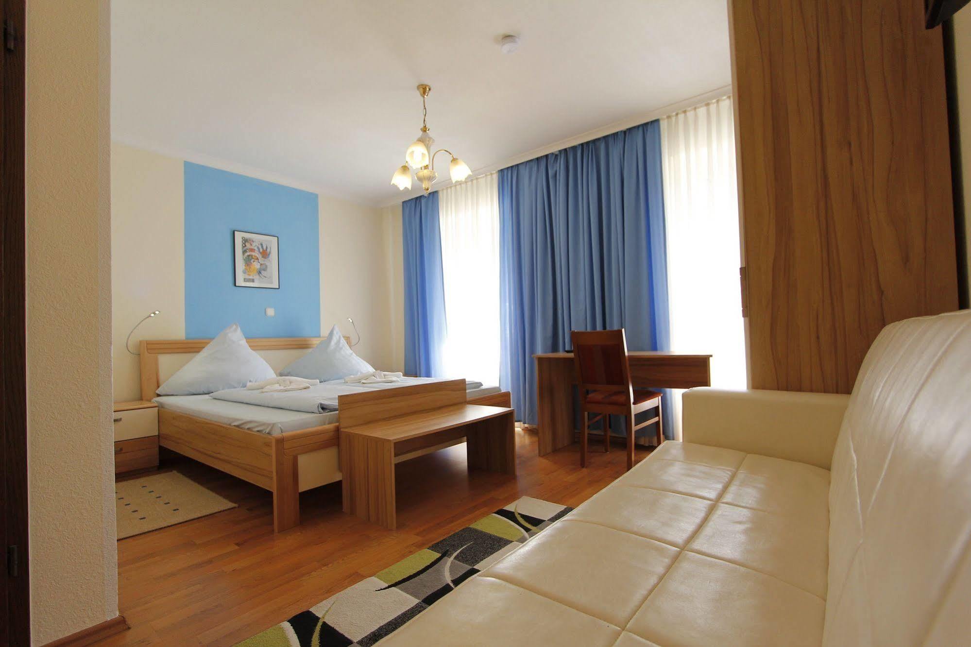 Hotel Adria Stuben Urbar  Exteriér fotografie